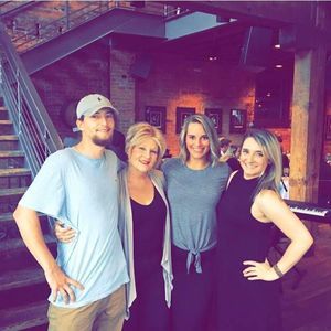 Meet your Posher, Ray